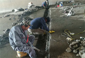 马鞍山铁路框架桥伸缩缝堵漏